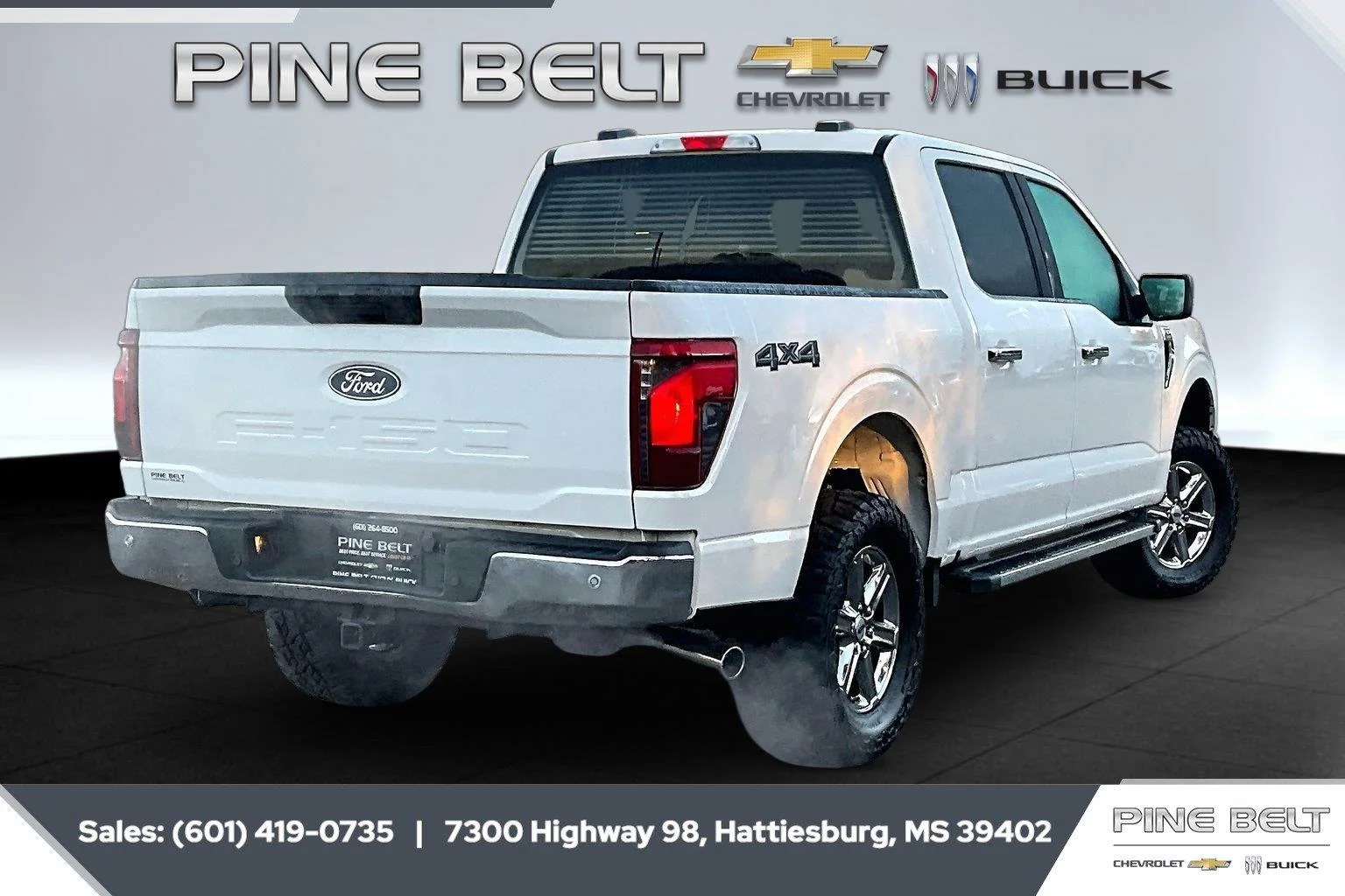 Used 2025 Oxford White Ford XLT image 12