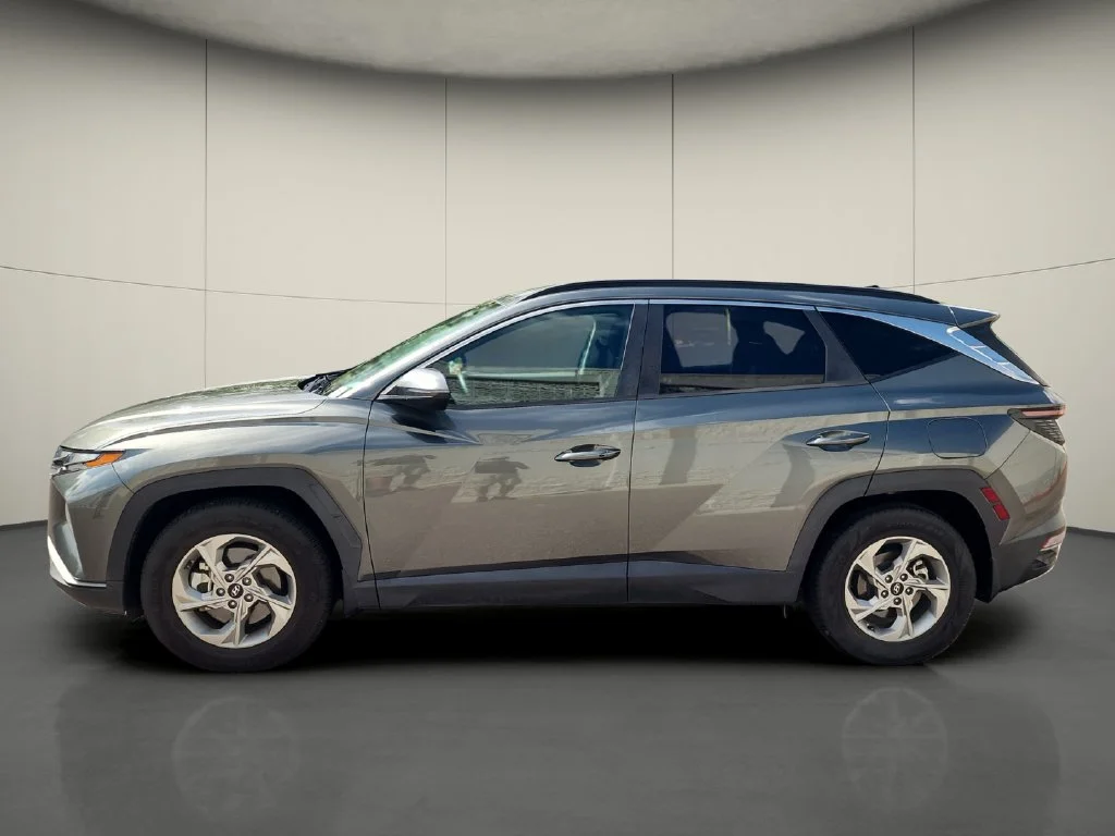 Used 2022 Gray Hyundai SEL image 4
