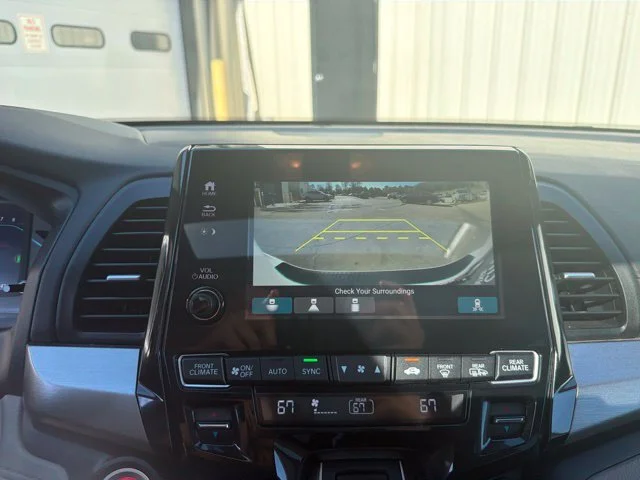 Used 2024 White Honda EX-L image 24