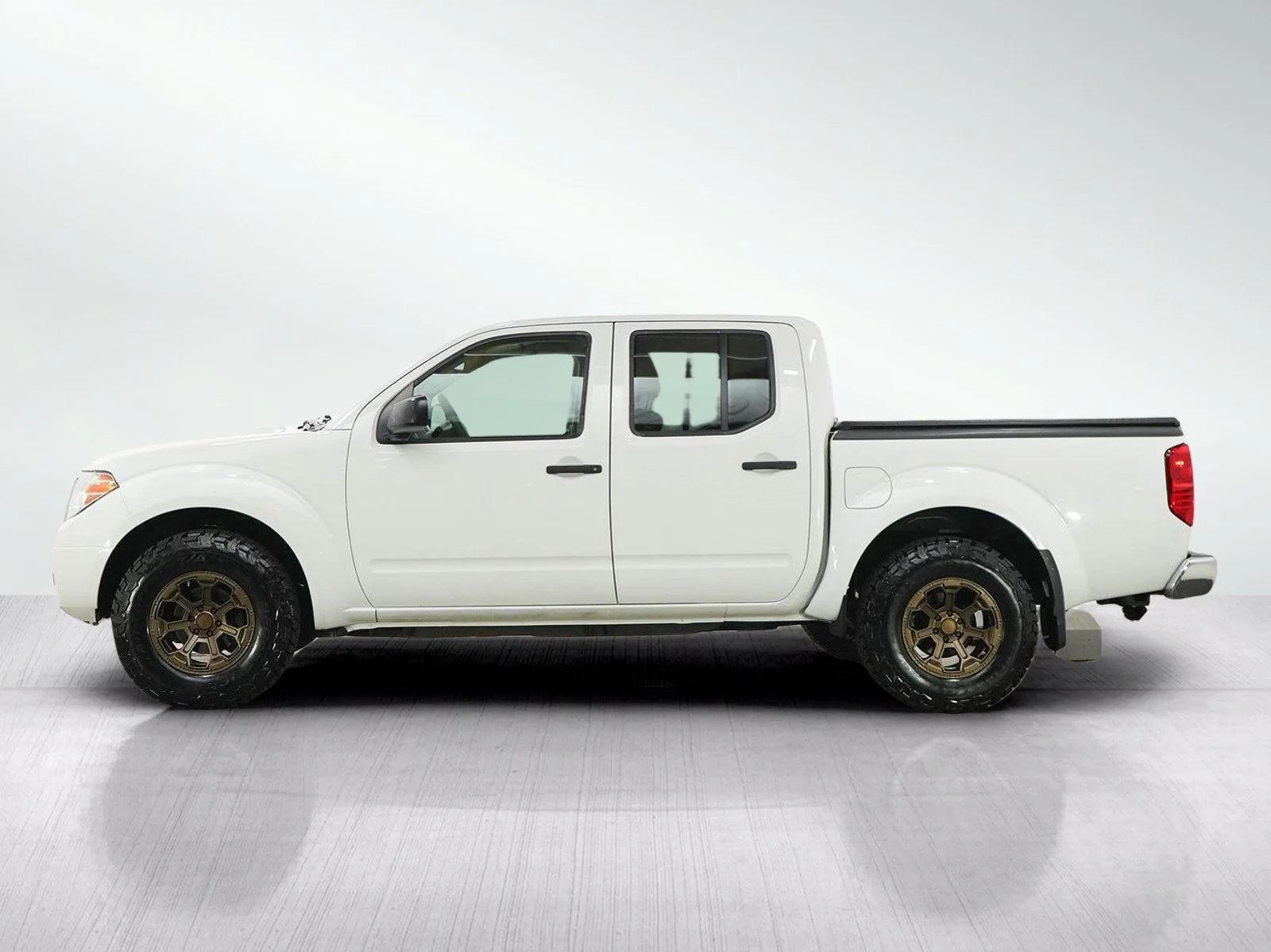 Used 2018 Nissan Frontier SV with VIN 1N6AD0EV5JN710137 for sale in Wayzata, Minnesota