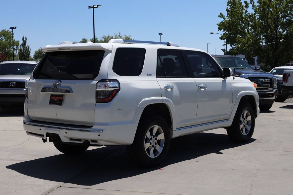 Used 2013 Blizzard Pearl Toyota SR5 image 6