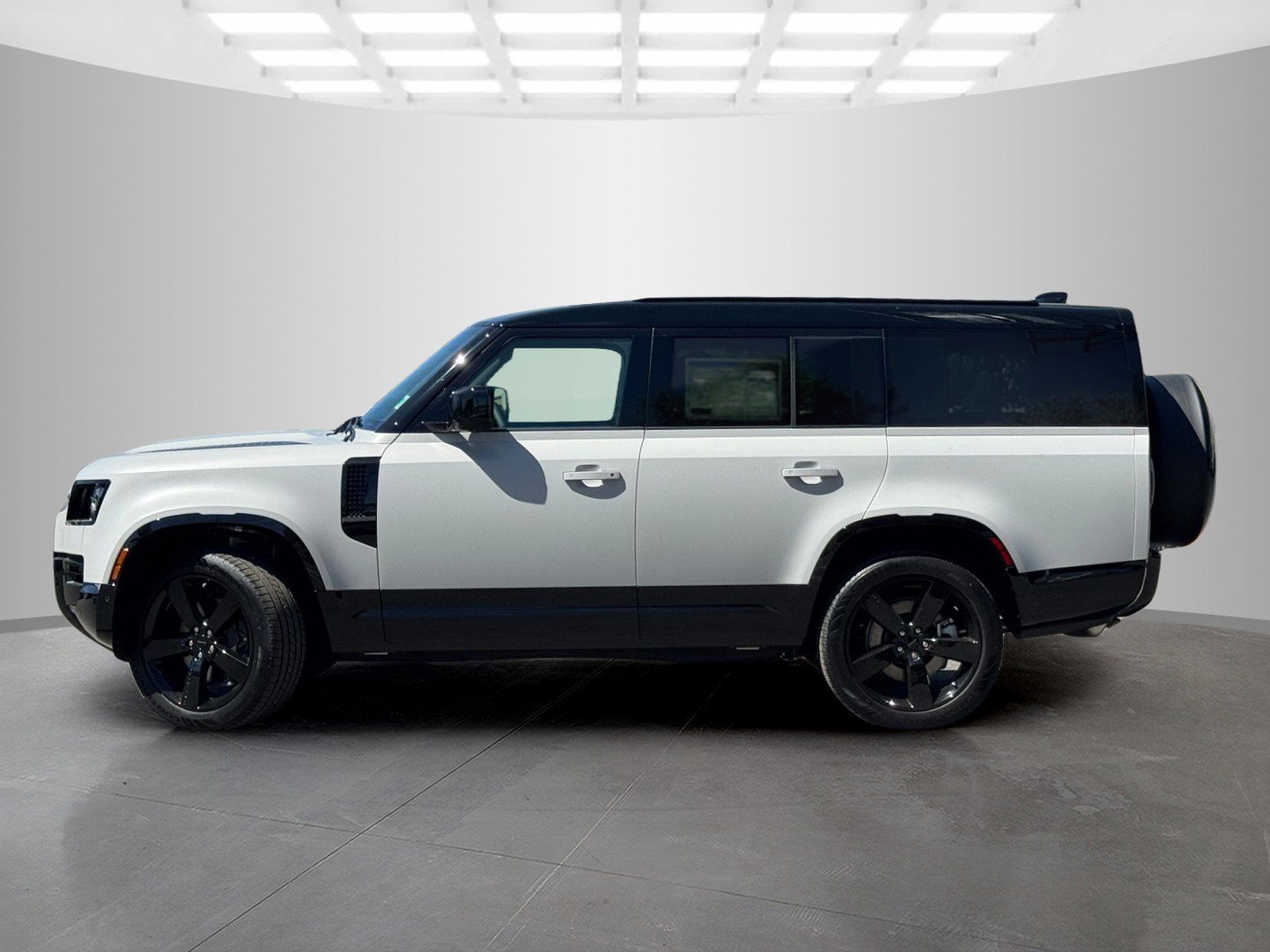 New 2026 Borasco Grey Land Rover X-Dynamic SE image 8