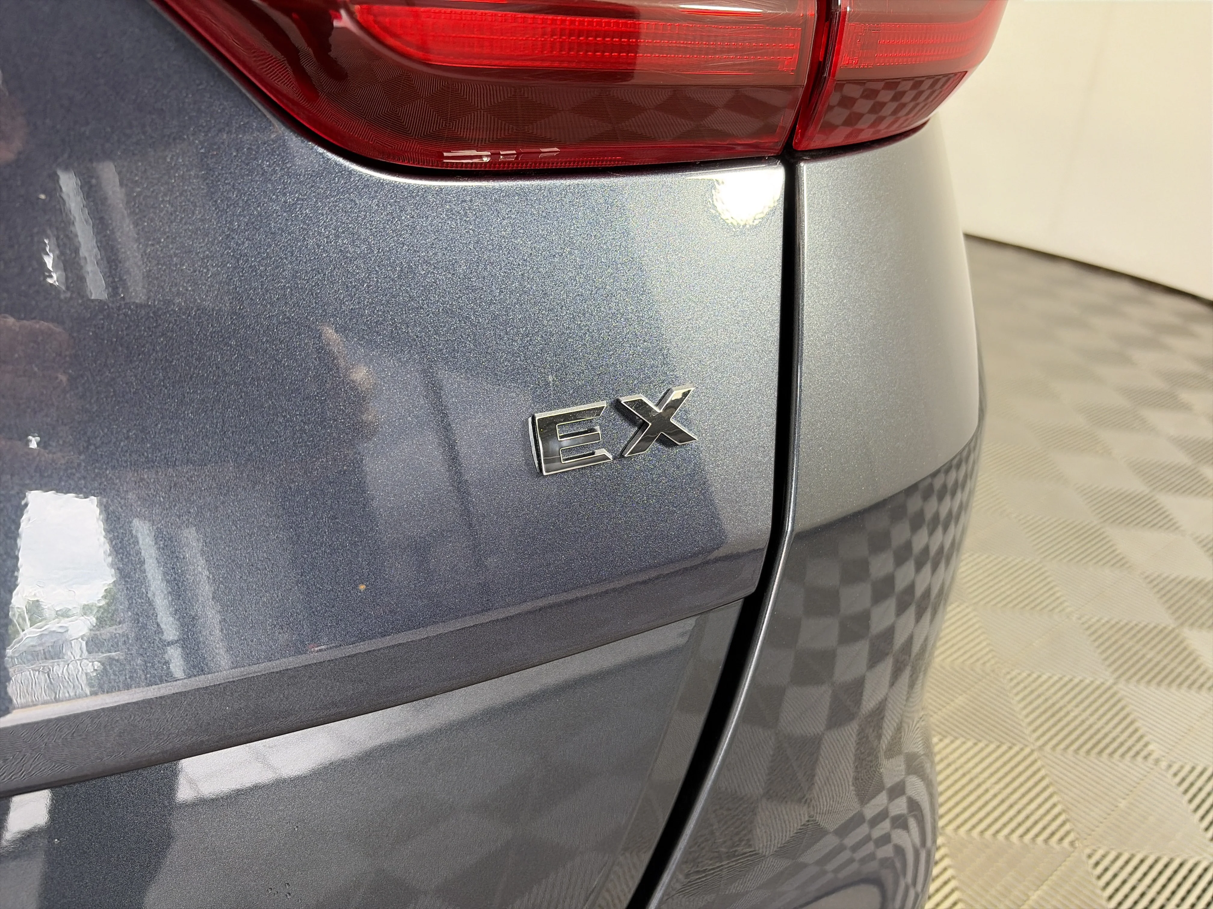 Used 2022 Pacific Blue Kia EX image 18