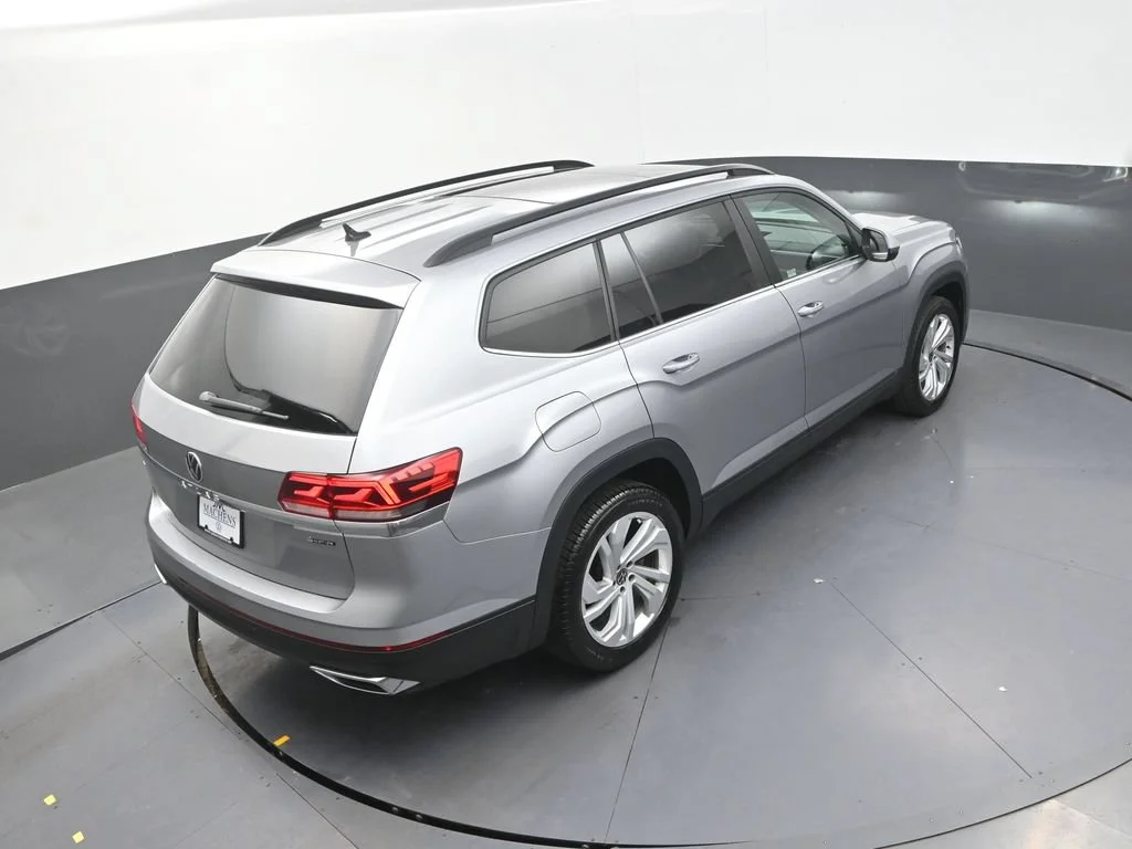 Used 2023 Silver Volkswagen 2.0T SE w/Technology image 19