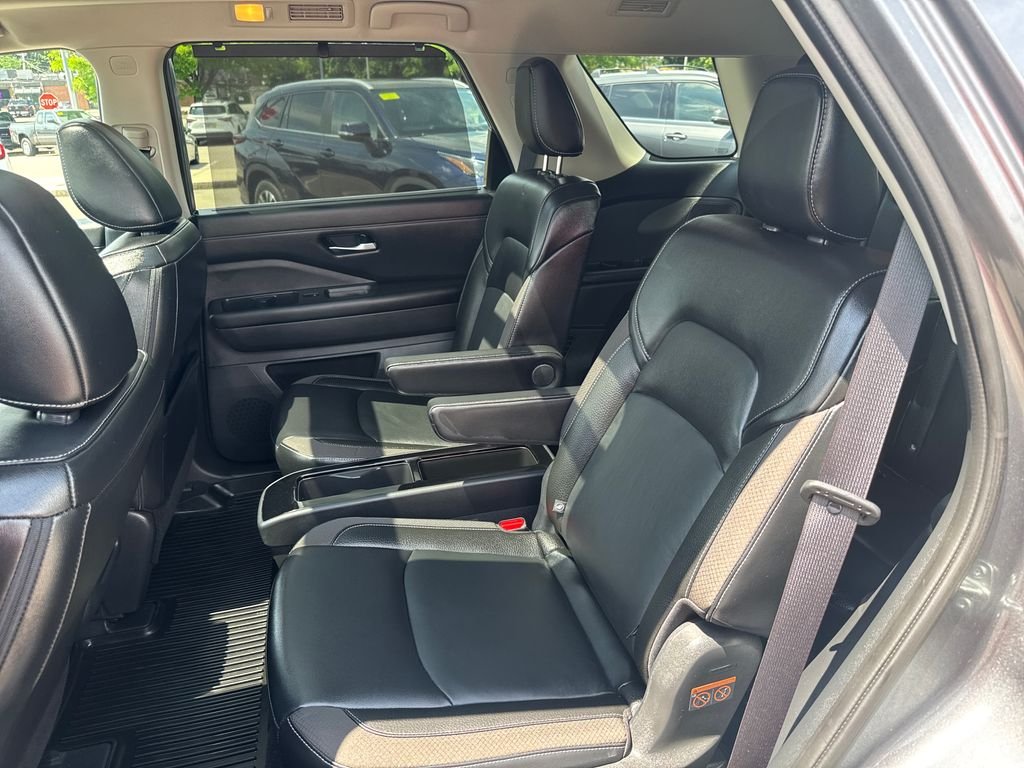Used 2023 Gray Nissan SL image 37