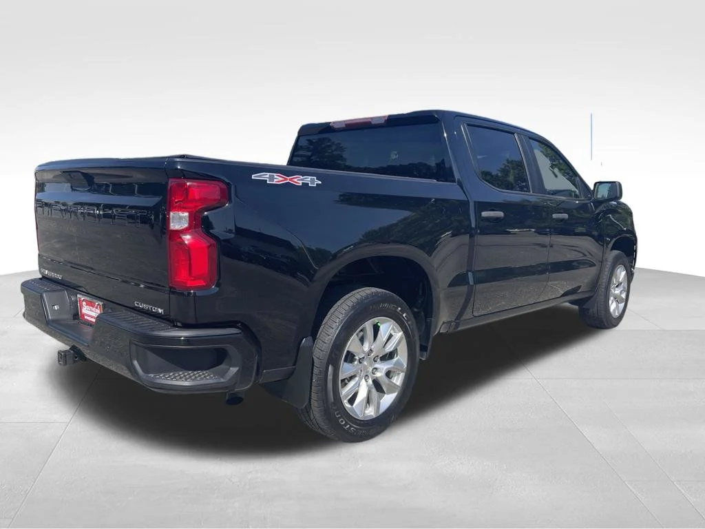 Used 2020 Black Chevrolet Custom image 7