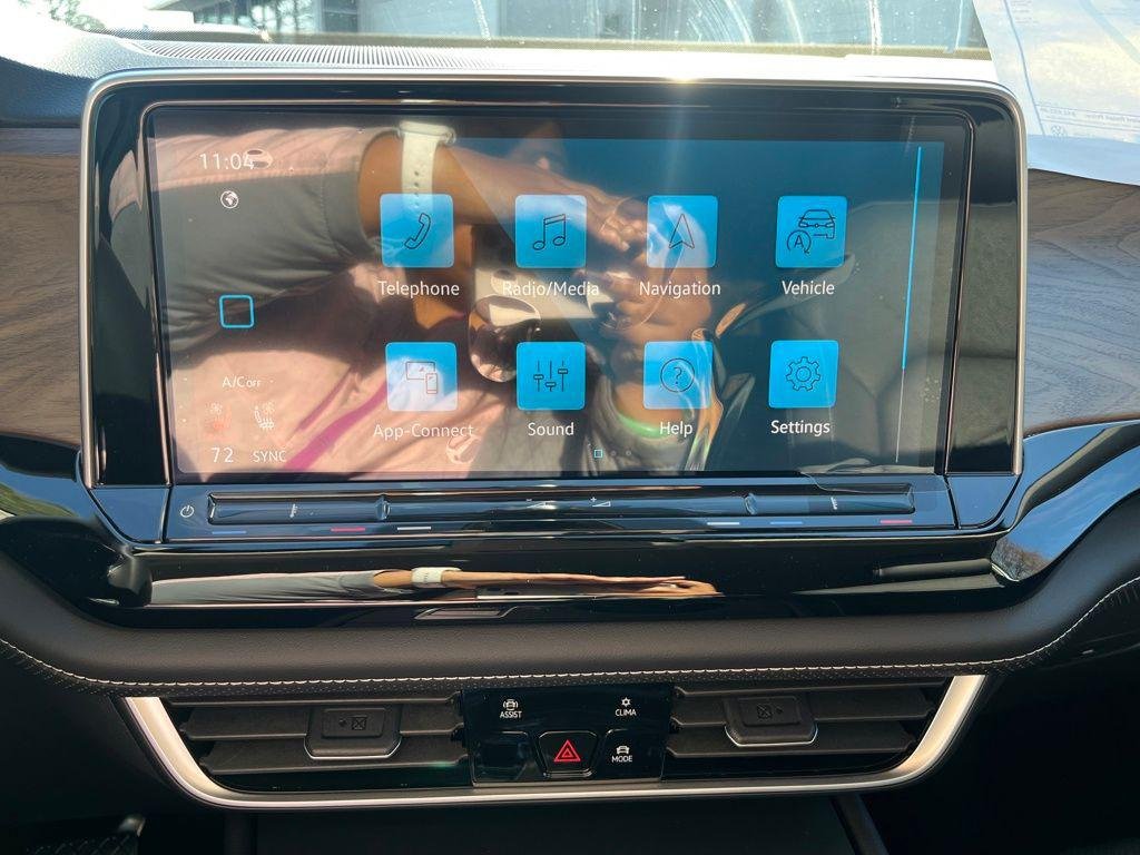 New 2026 Opal White Pearl Volkswagen 2.0T SE image 21