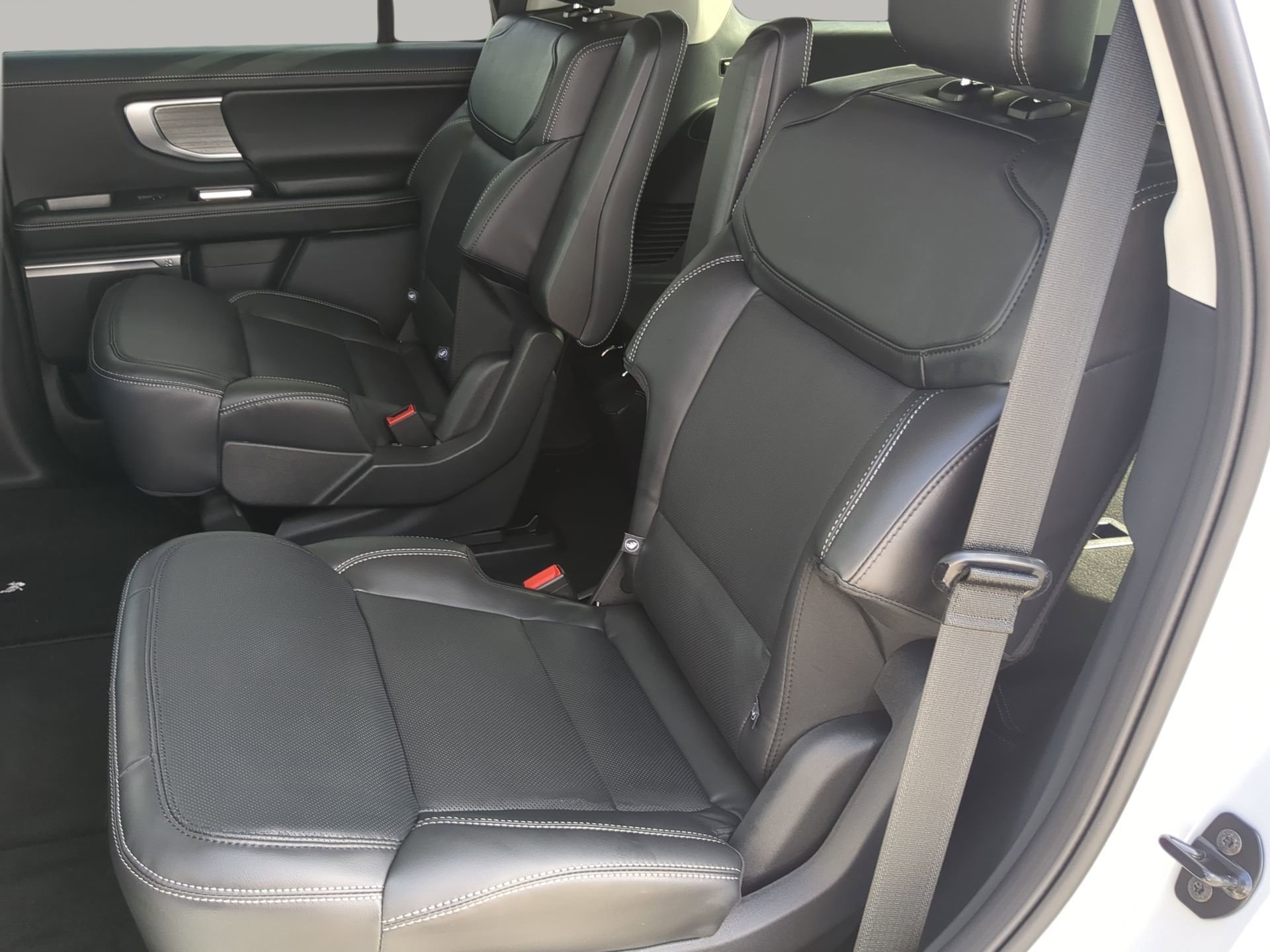 New 2026 Space Silver Metallic Ford Platinum® image 51