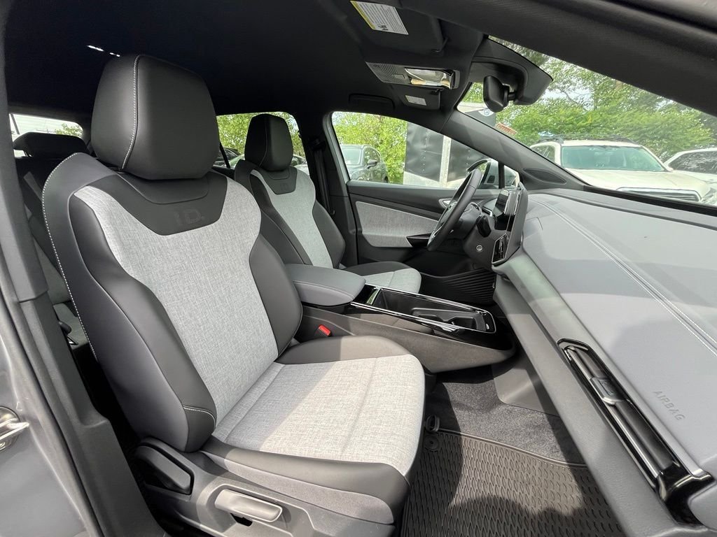 Used 2025 Silver Volkswagen Pro image 12