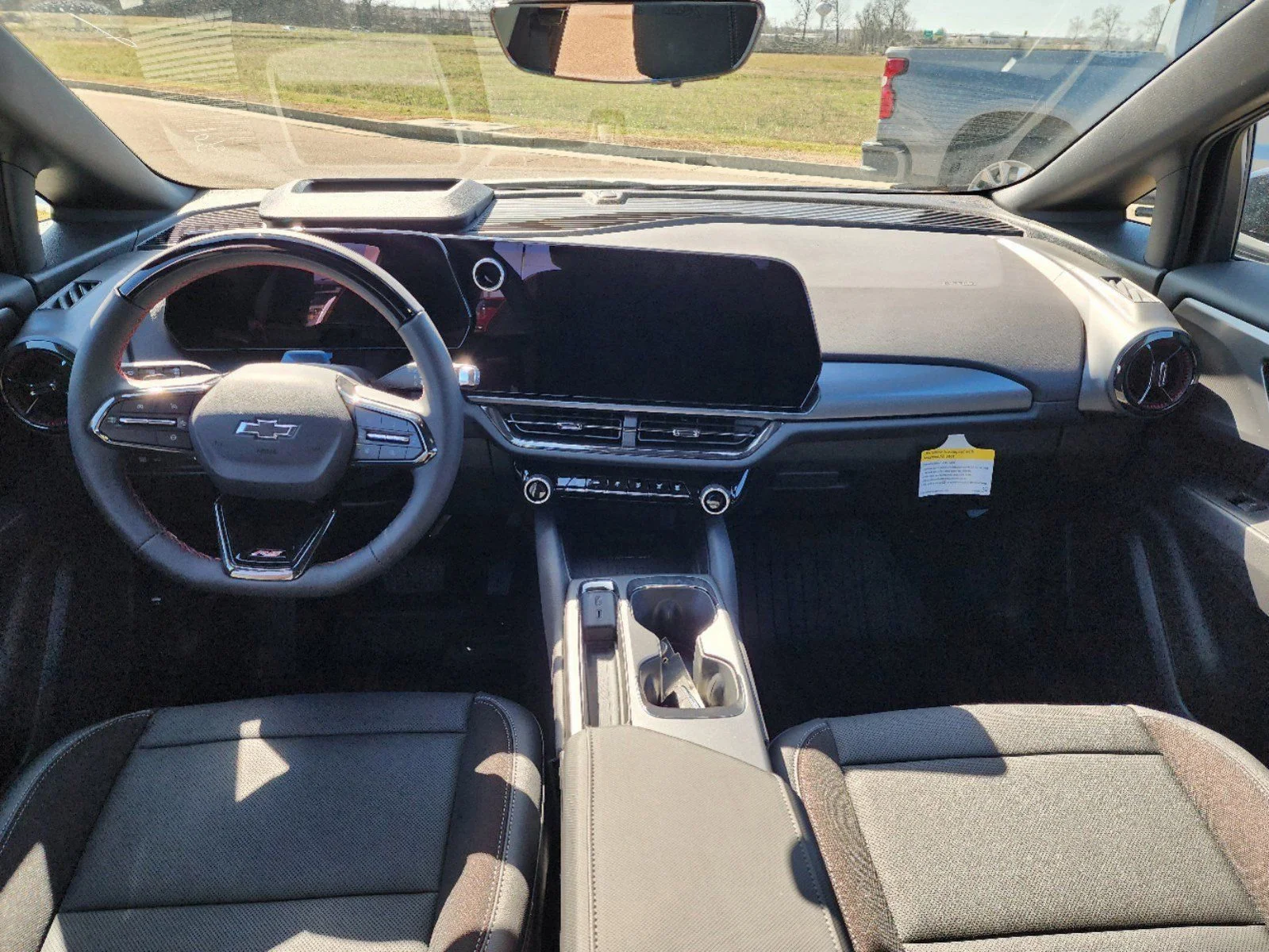 2025 Chevrolet Equinox EV RS - Photo 10