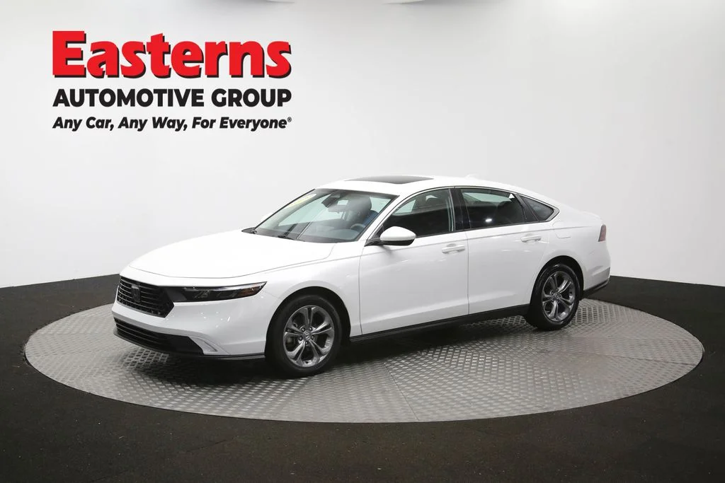 Used 2023 White Honda EX image 59