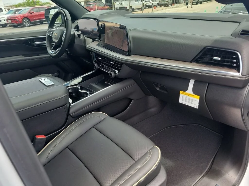 New 2026 Polar White Tricoat Chevrolet Premier image 30