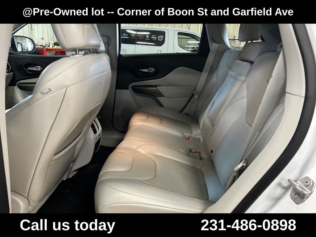 Used 2019 White Jeep Limited image 27