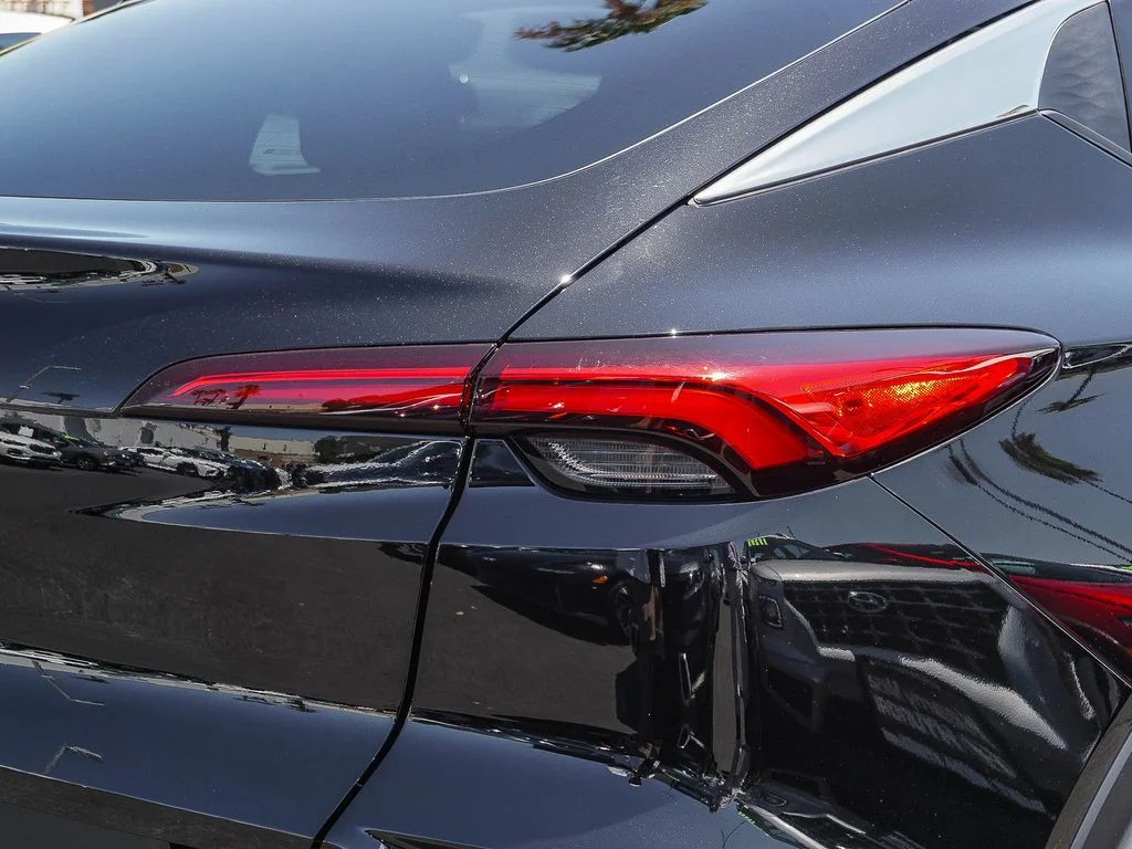 Used 2024 Black Buick Preferred image 7