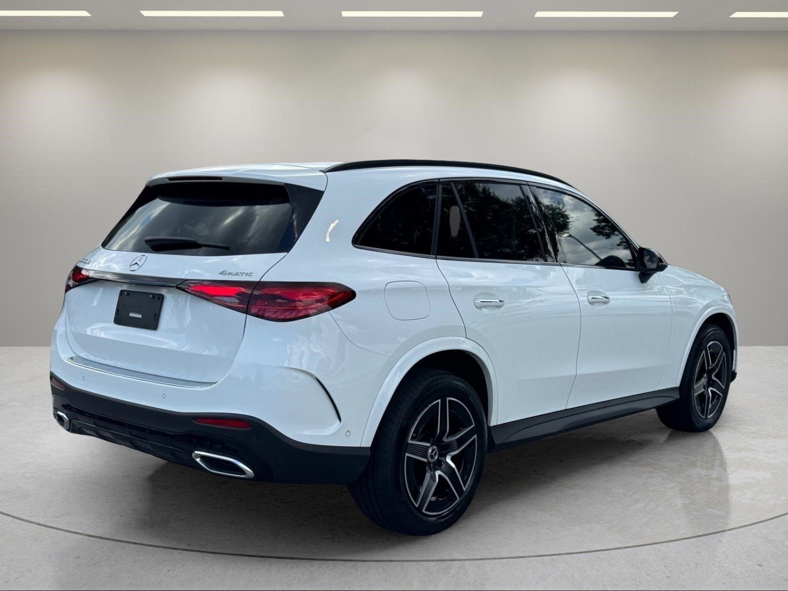 Used 2024 Polar White Mercedes-Benz GLC 300 image 5