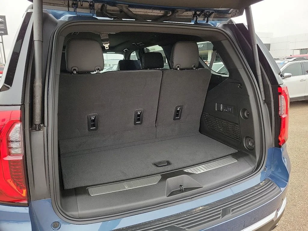 Used 2025 Downpour Metallic GMC Denali image 15