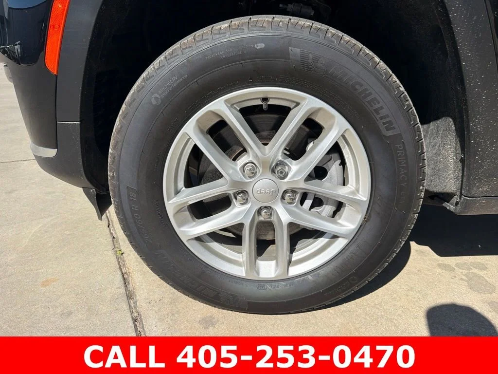 Used 2025 Black Jeep Laredo 4x2 image 9