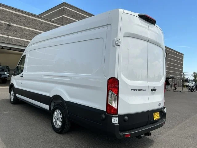 New 2026 Oxford White Ford Base image 6