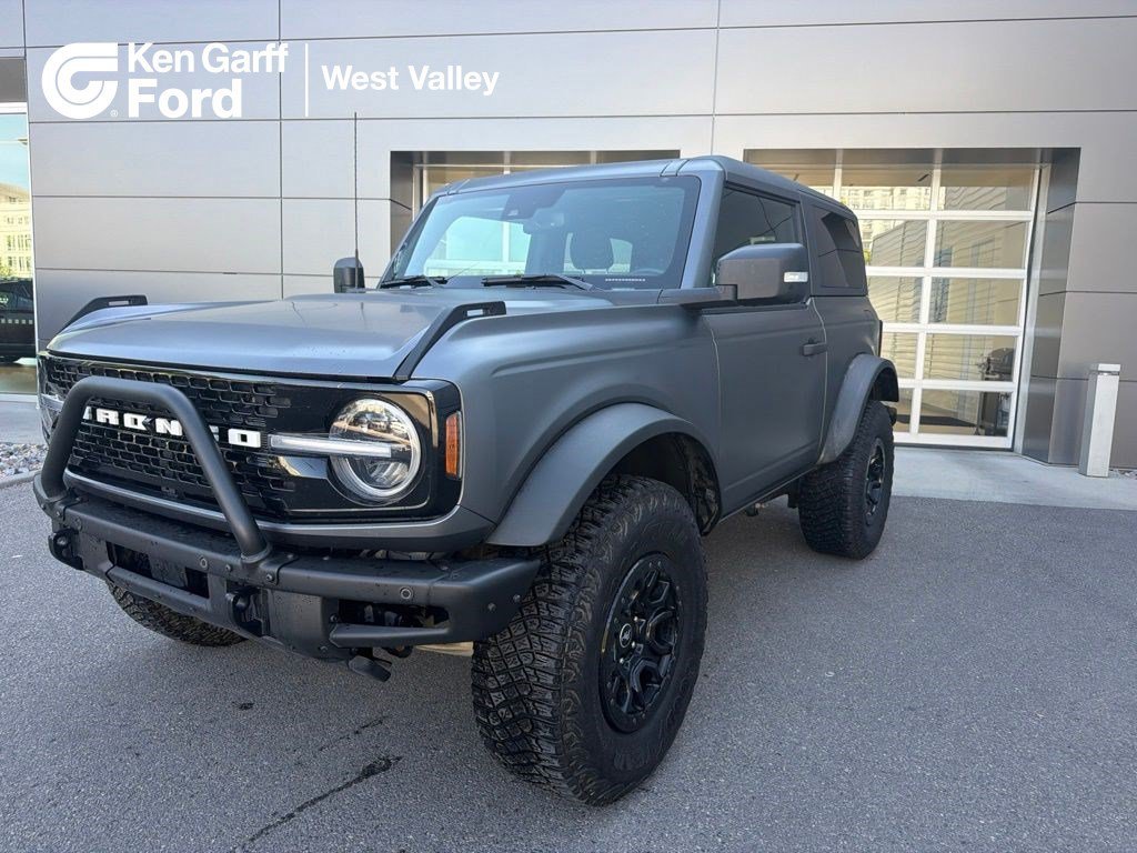 Used 2022 Gray Metallic Ford Wildtrak image 1