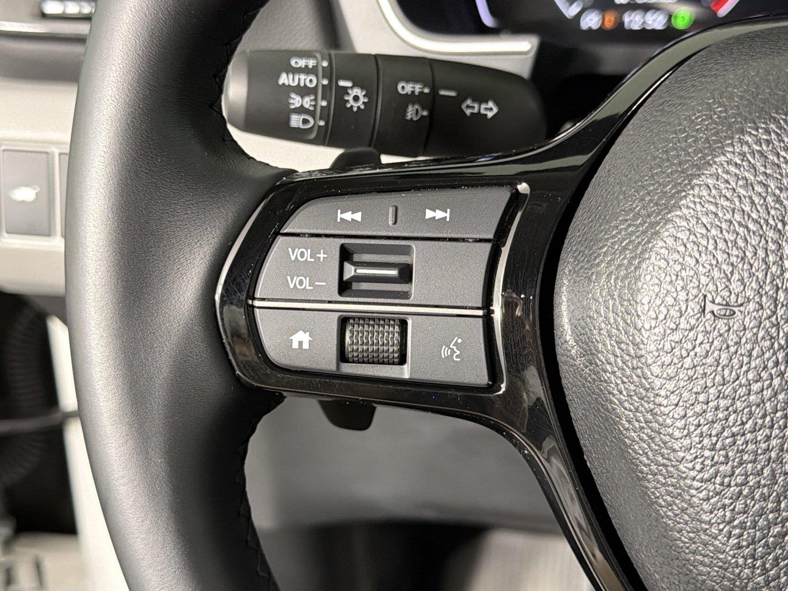 2025 Honda Pilot EX-L - Photo 25