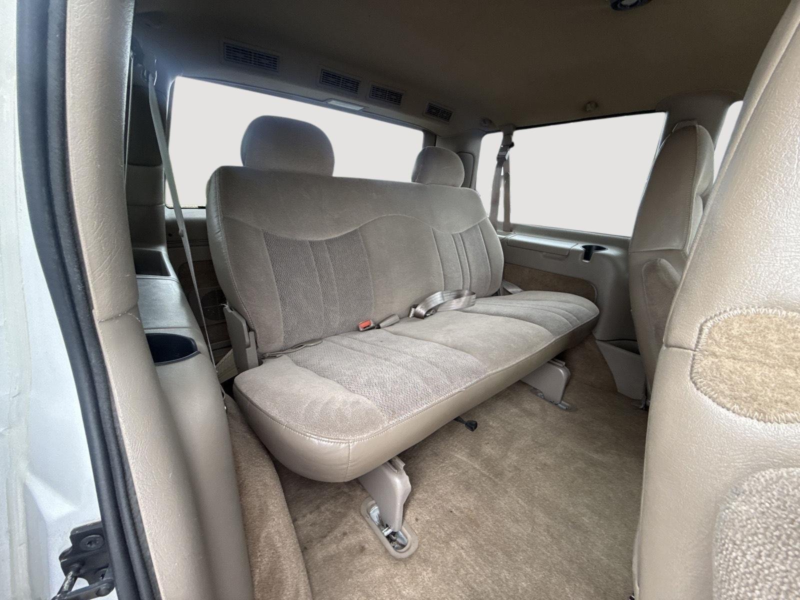 Used 2000 Ivory White GMC SL image 6