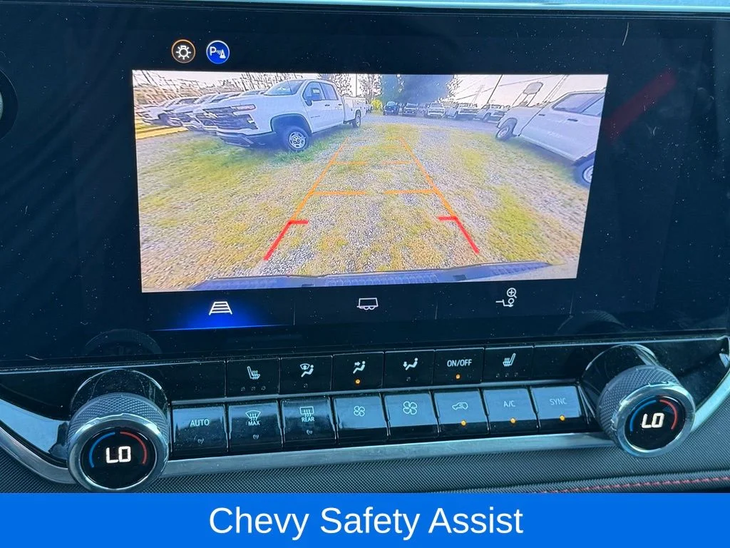 Used 2024 Gray Chevrolet Z71 image 30