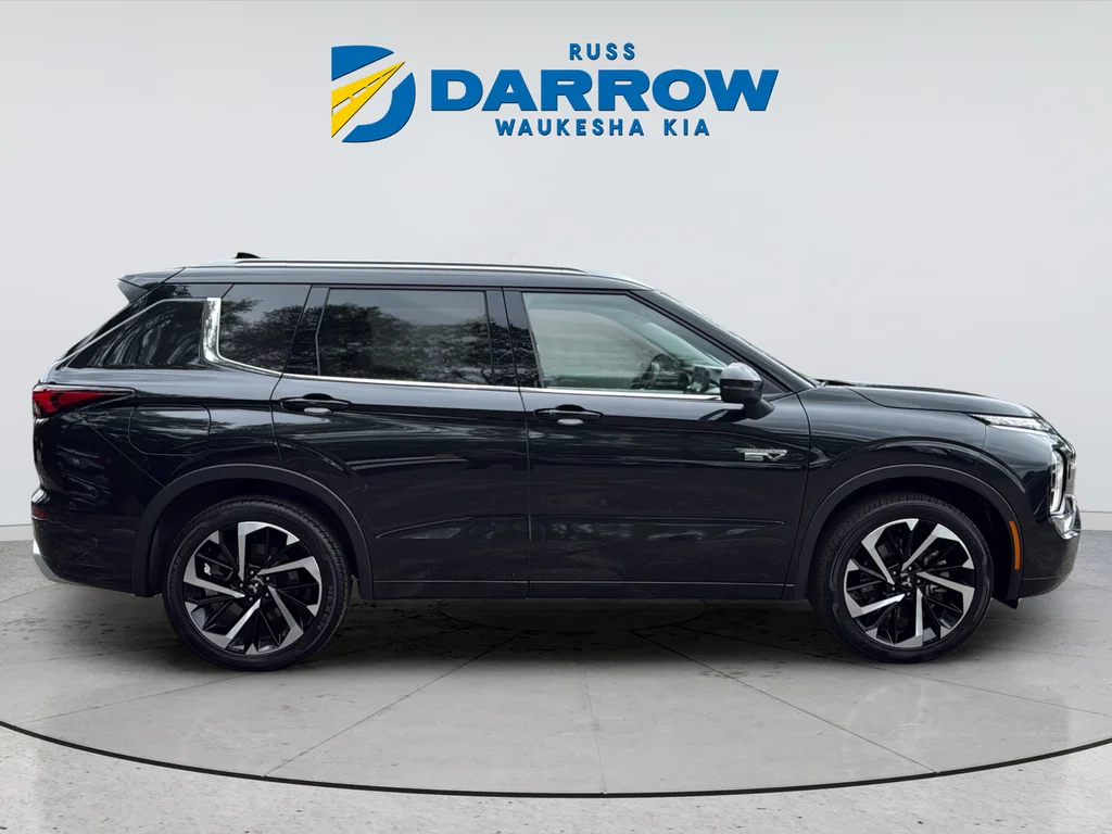 Used 2023 Black Mitsubishi SEL image 6