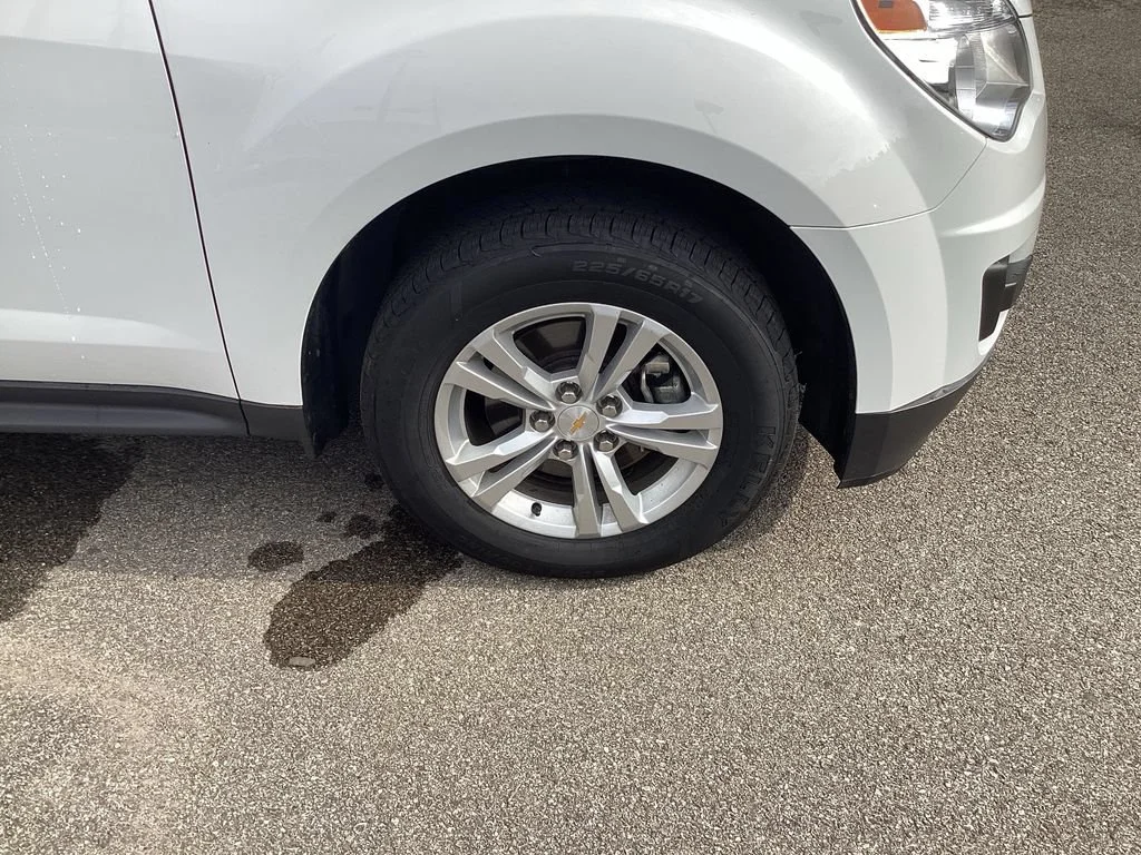 Used 2015 SUMMIT WHITE Chevrolet LS image 20