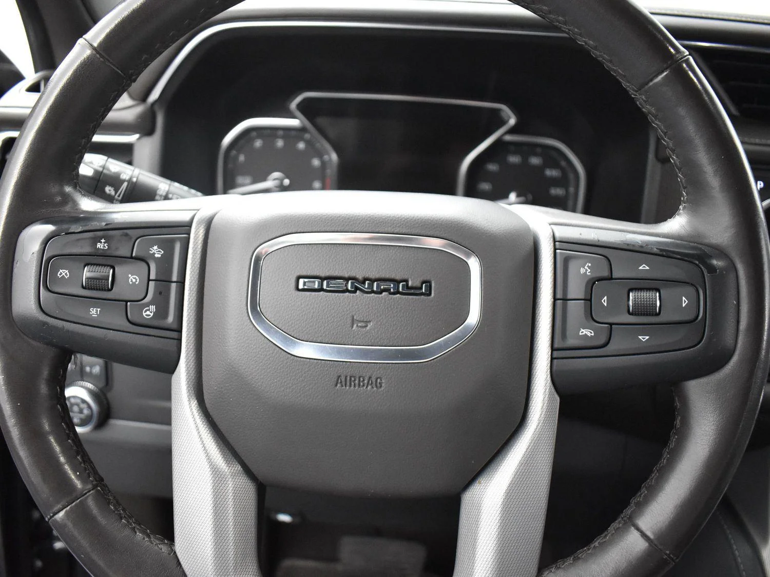 Used 2021 Hunter Metallic GMC Denali image 19