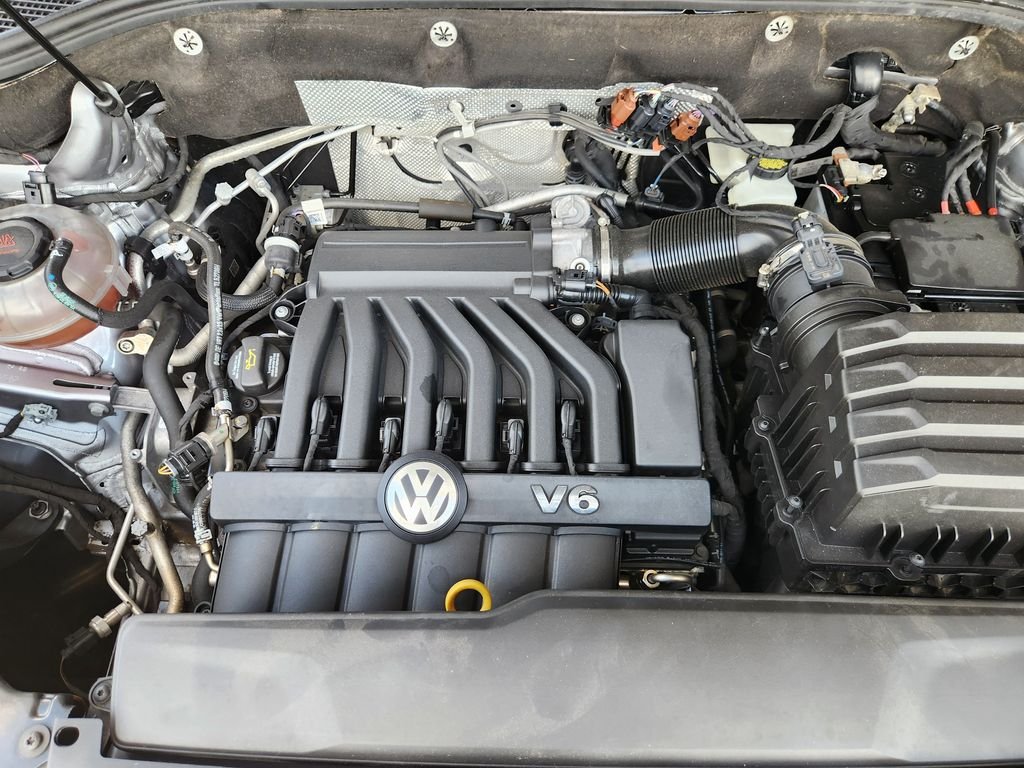 Used 2023 Pyrite Silver Metallic Volkswagen 3.6L V6 SE w/Technology image 34