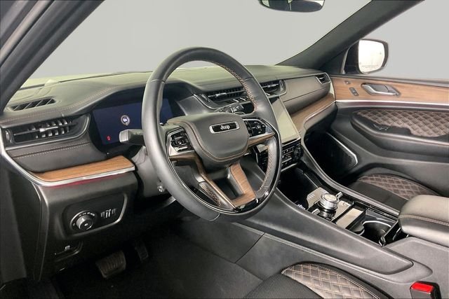 Used 2025 Gray Jeep Summit image 16