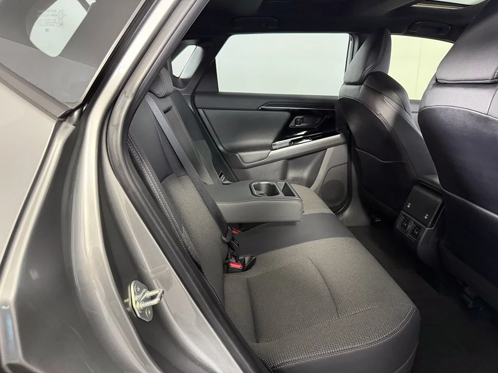 Certified Used 2025  Toyota XLE image 18