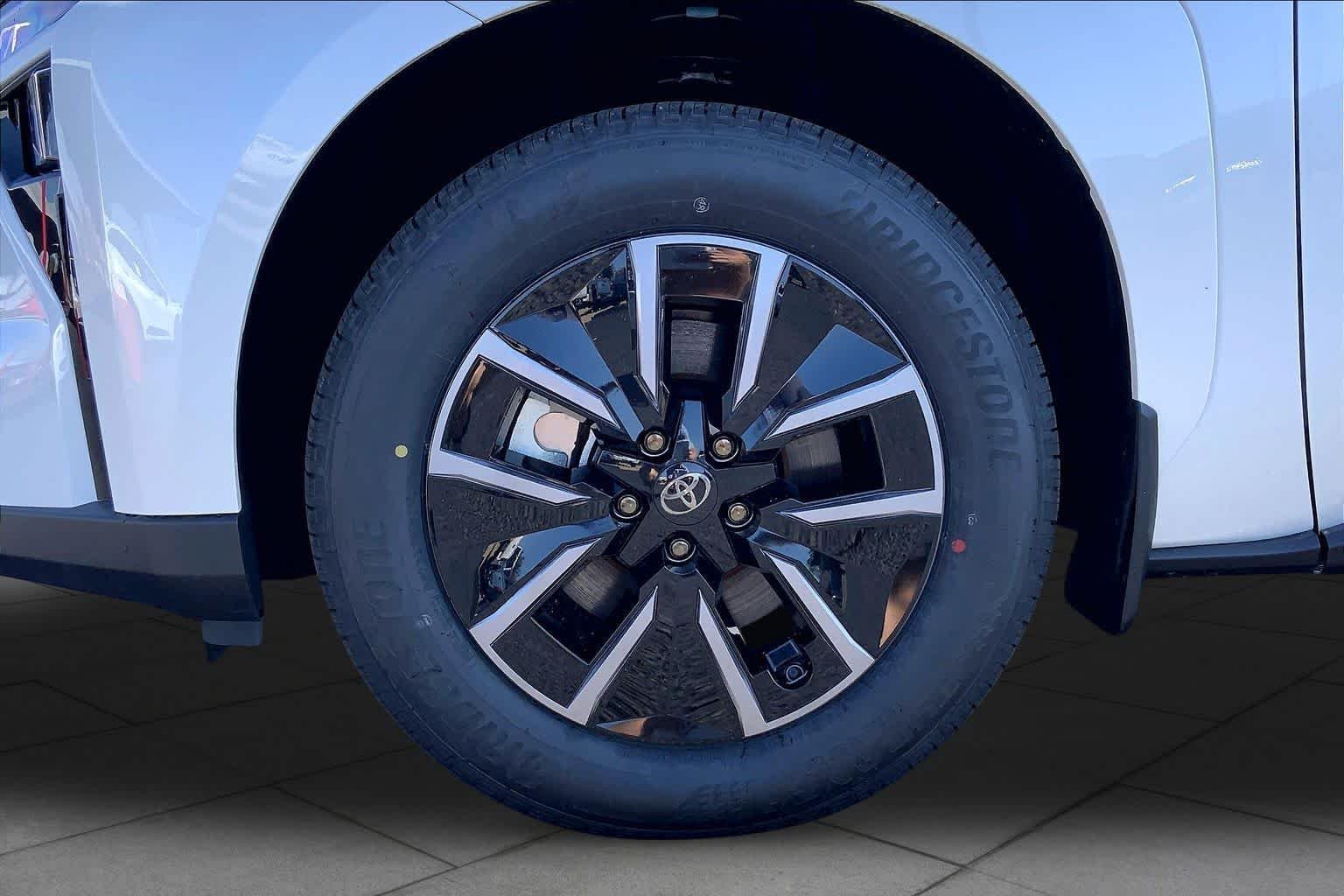 New 2026 Wind Chill Pearl Toyota XLE image 11