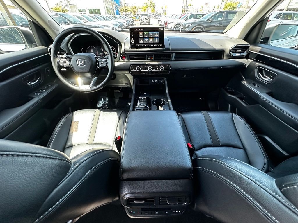 Used 2023  Honda EX-L image 18
