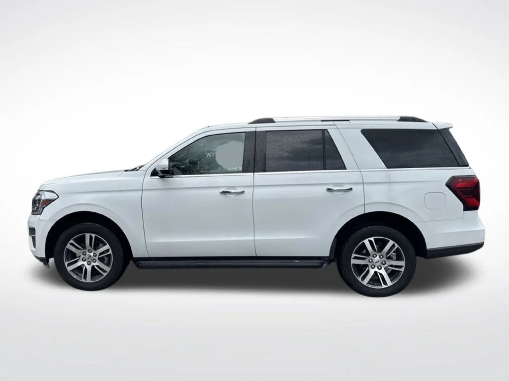Certified Used 2024 Oxford White Ford Limited image 8