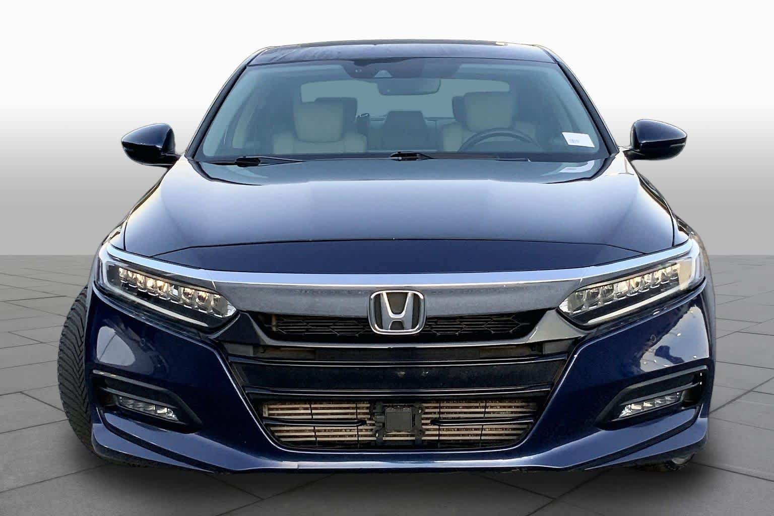 Used 2018 Obsidian Blue Pearl Honda Touring 1.5T image 4