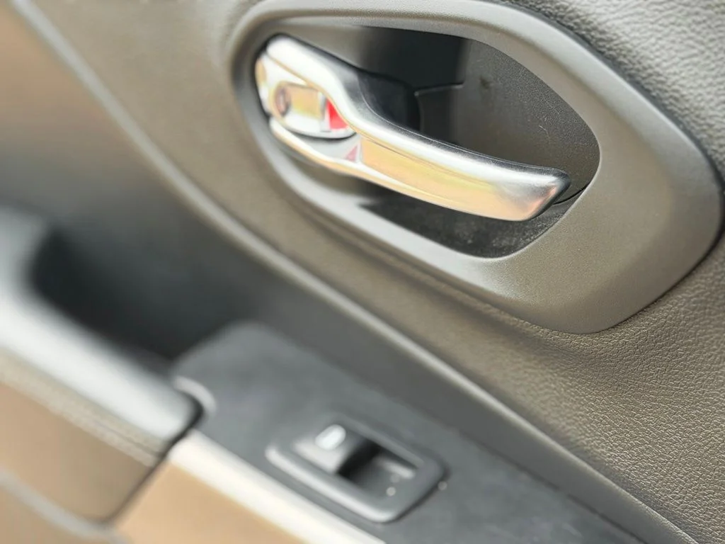 Used 2019 Gray Jeep Limited image 19