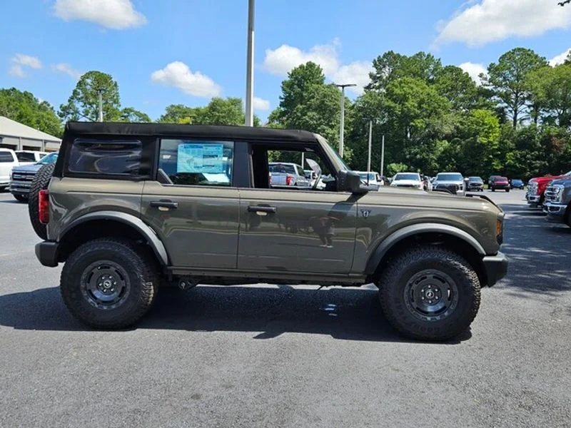 2025 Ford Bronco 4-Door Base - Photo 15