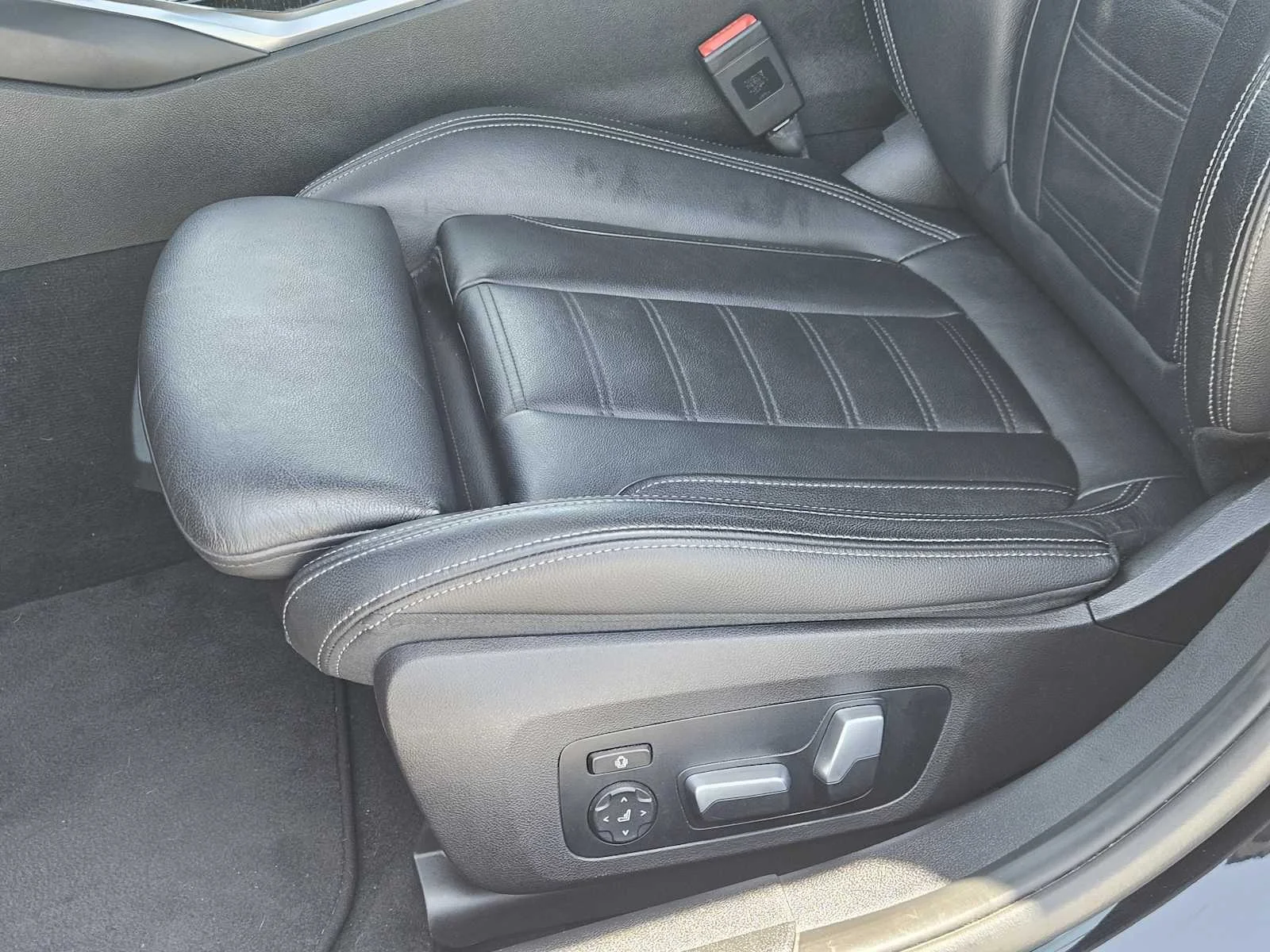 Used 2021 Black Sapphire Metallic BMW 330e image 23