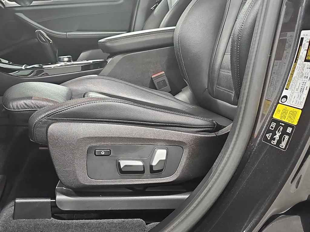 Used 2020 Gray BMW xDrive30i image 30