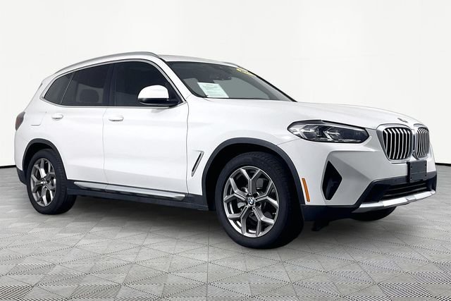 Used 2023 White BMW sDrive30i image 3