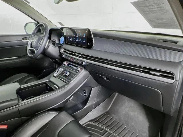 Used 2023 Black Hyundai Limited image 43