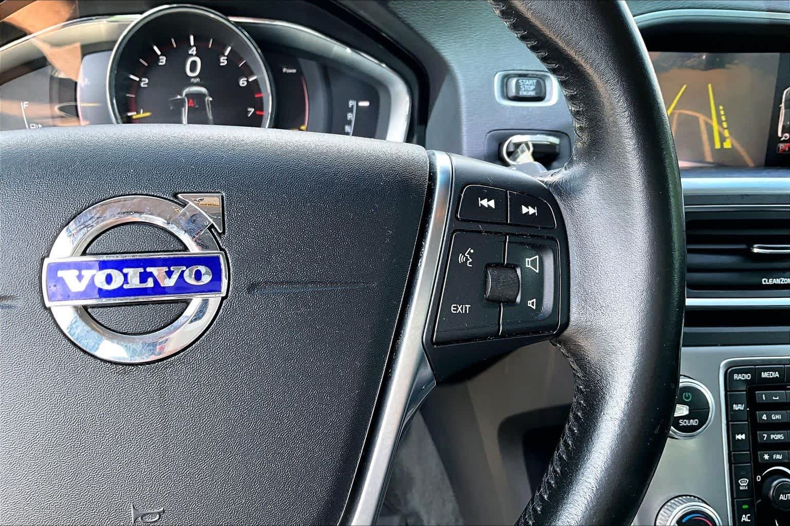 Used 2017 Osmium Grey Metallic Volvo Inscription image 25