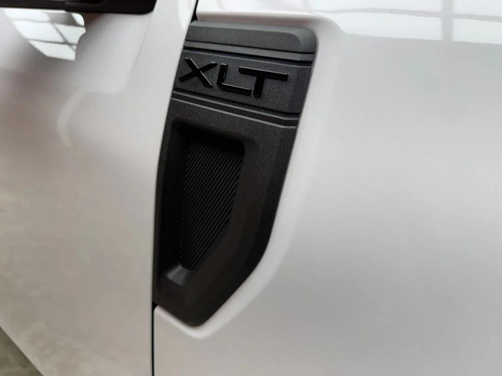Certified Used 2024 Oxford White Ford XLT image 7