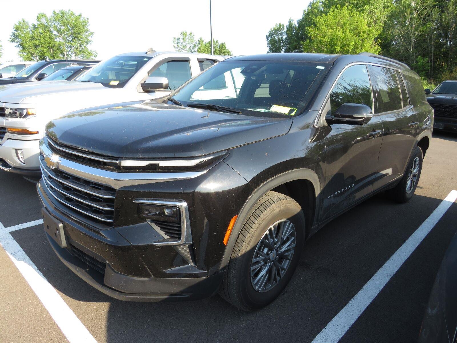 Used 2025 Mosaic Black Metallic Chevrolet AWD LT image 5