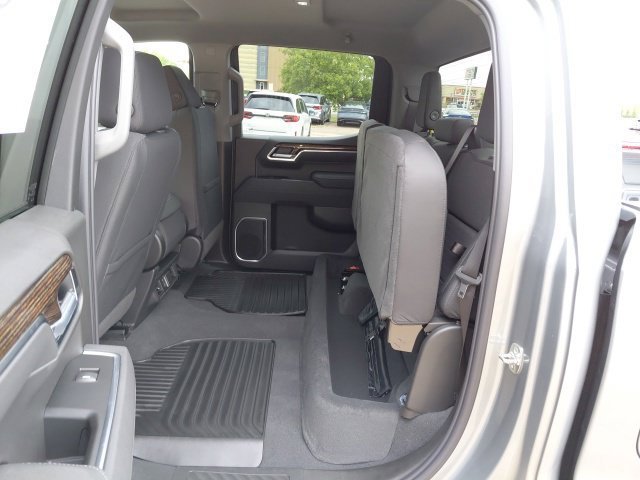 New 2026 Sterling Metallic GMC Elevation image 26