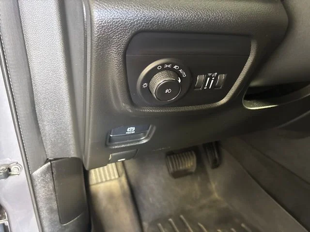Used 2023 Gray Jeep Summit image 17