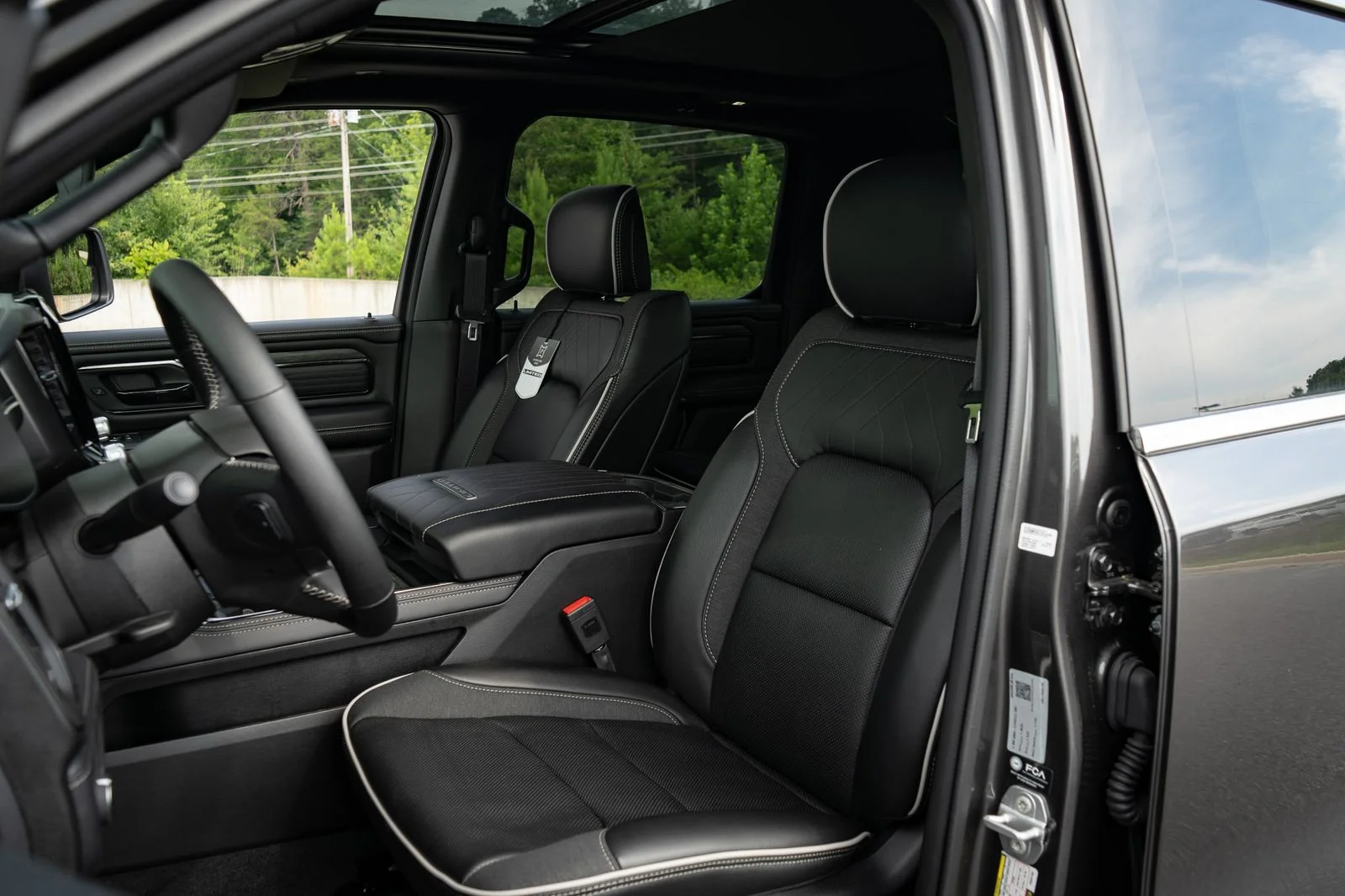 2026 RAM 1500 Limited - Photo 27