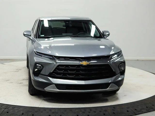 Used 2025 Gray Chevrolet LT image 3