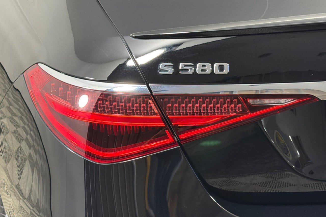 Used 2022 Black Mercedes-Benz S 580 image 26